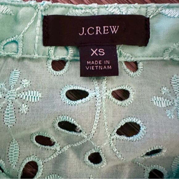 J. Crew Puff-sleeve popover top in eyelet - Picture 2 of 6